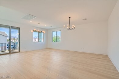 Empty room with plenty of natural light, light woo