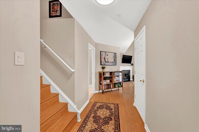 8805 Stone Ridge Cir unit 302, Pikesville, MD 21208 - photo 3