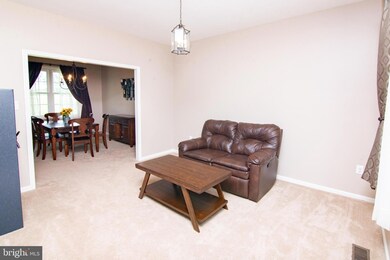 10201 Stagecoach Dr, Hagerstown, MD 21740 - photo 7