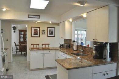 9012 Southwick St, Fairfax, VA 22031 - photo 3