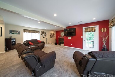 8-web-or-mls-2041-76th-st-se