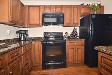19 Silvercup Cir, West Warwick, RI 02963 - photo 7
