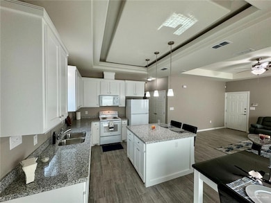 802 E Starr St, Mercedes, TX 78570 - photo 6