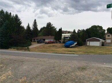 1909 NW Bates Ave, East Wenatchee, WA 98802 - photo 6