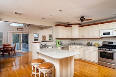 109 Kilby St, Hingham, MA 02043 - photo 6