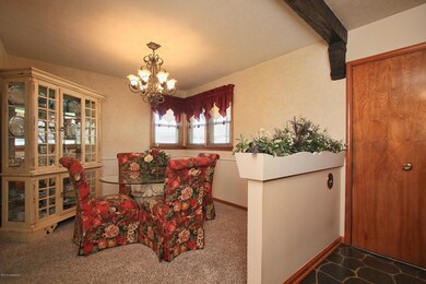 8323 Saint Armands Ct, Louisville, KY 40219 - photo 3