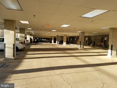 11350 Aristotle Dr unit 7-402, Fairfax, VA 22030 - photo 3