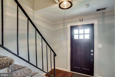 12800 Melvue Ct, Fairfax, VA 22033 - photo 4