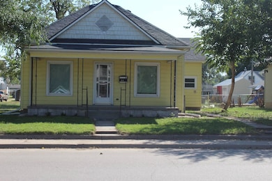 722 E 6th St, Concordia, KS 66901 - photo 2