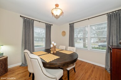 352 S Wright St, Naperville, IL 60540 - photo 4