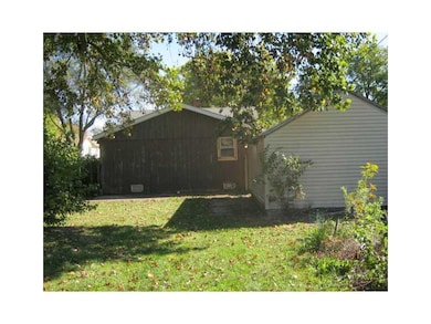 2203 S Manhattan Ave, Muncie, IN 47302 - photo 4