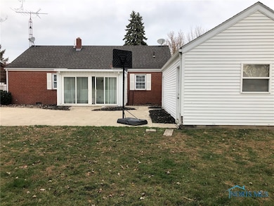 517 W College Ave, Woodville, OH 43469 - photo 4