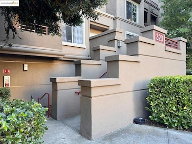 320 Caldecott Ln unit 127, Oakland, CA 94618 - photo 4