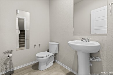 14550 Open Range Rd, Lytle, TX 78052 - photo 5