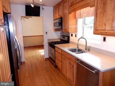 5623 Magnolia Ln, Alexandria, VA 22311 - photo 5