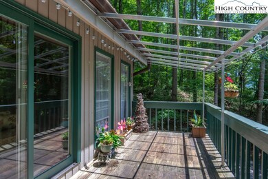 157 S Slope Loop unit M4, Banner Elk, NC 28604 - photo 6