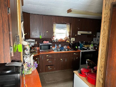 205 Amend Rd, Uniontown, PA 15401 - photo 5