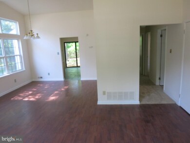 49 Woodvale Dr, Atco, NJ 08004 - photo 4