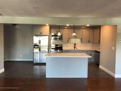 80A Daffodil Ln unit 118, Staten Island, NY 10314 - photo 2