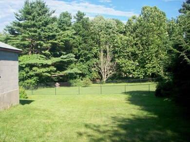 241 Jason St, Pittsfield, MA 01201 - photo 3