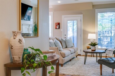 5914 Lewis St unit C, Dallas, TX 75206 - photo 2