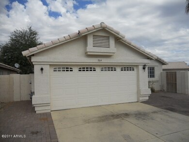 023-312756 front left
