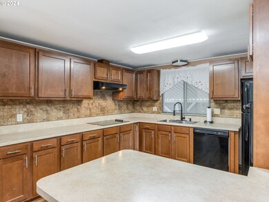 21100 NE Sandy Blvd unit 18, Fairview, OR 97024 - photo 7