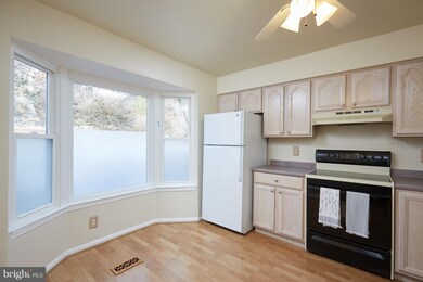 18779 Summer Oak Ct, Germantown, MD 20874 - photo 2