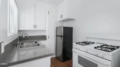 Hollywood Way - Pic 3