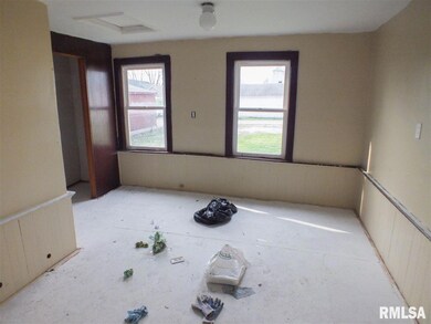 1537 W 3rd St, Davenport, IA 52802 - photo 4