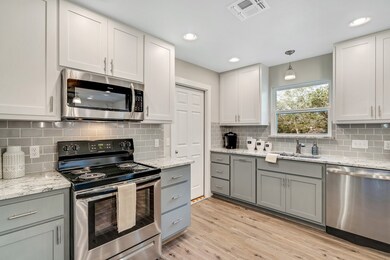 123 Ridgewood Dr, Fredericksburg, TX 78624 - photo 7