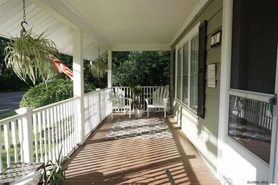 51 Sherwood Ave, Rensselaer, NY 12144 - photo 2