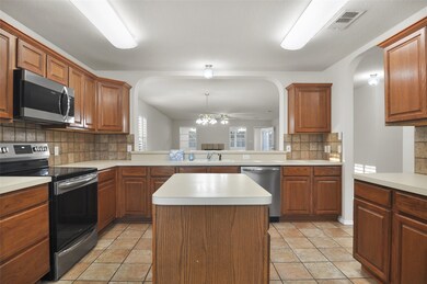 301 Mary Kay Ct, Burleson, TX 76028 - photo 6