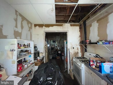 408 Whitridge Ave, Baltimore, MD 21218 - photo 4