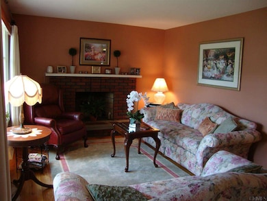 34 Bertone Dr, Schenectady, NY 12306 - photo 6