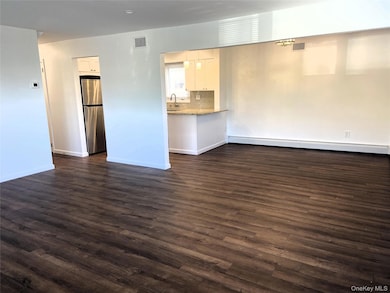 473 Franklin Blvd unit Main, Long Beach, NY 11561 - photo 4