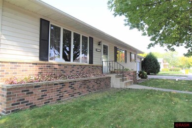 820 8th St N, New Ulm, MN 56073 - photo 4