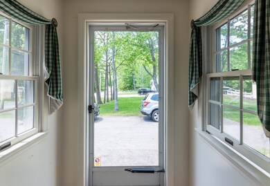 114 Farmer Rd, Hooksett, NH 03106 - photo 4