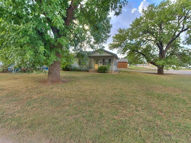 602 S 6th St, Kingfisher, OK 73750 - photo 5