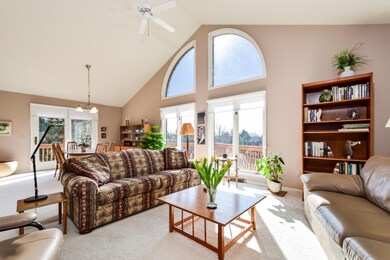 007-Living_Room-5375115-large