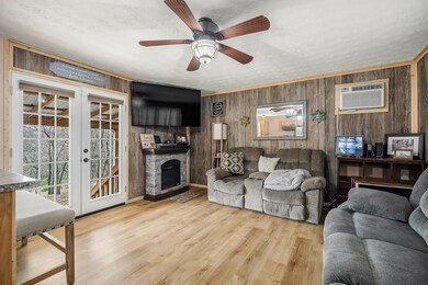 301 W Everett St, Sparta, TN 38583 - photo 6