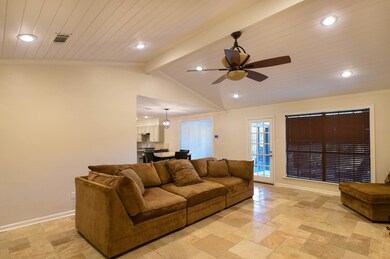 7_Living Room
