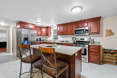 12 Wild Berry Dr, Cranston, RI 02920 - photo 4