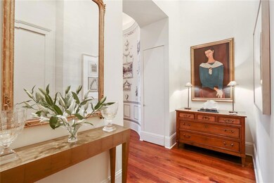 Unit entrance/foyer