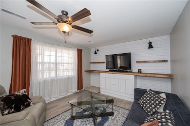 210 S Border St, Prairie Grove, AR 72753 - photo 4