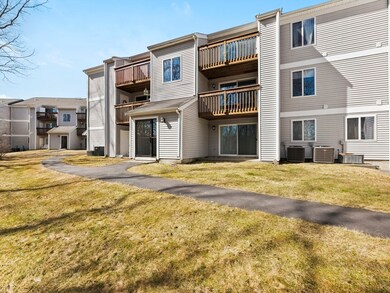 330 Sunderland Rd unit 69, Worcester, MA 01604 - photo 2