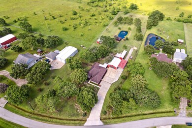 315 Bayou End Cir, Alvin, TX 77511 - photo 2