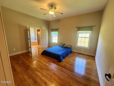 32482 Spring Crest Dr, Glade Spring, VA 24340 - photo 5