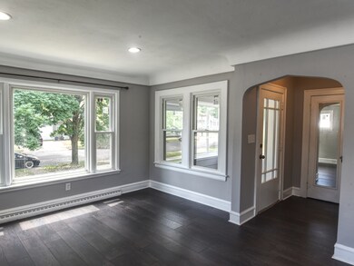 1726 Jenkinson Ct, Waukegan, IL 60085 - photo 3