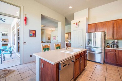 4712 E Thunder Hawk Rd Cave-large-005-9-